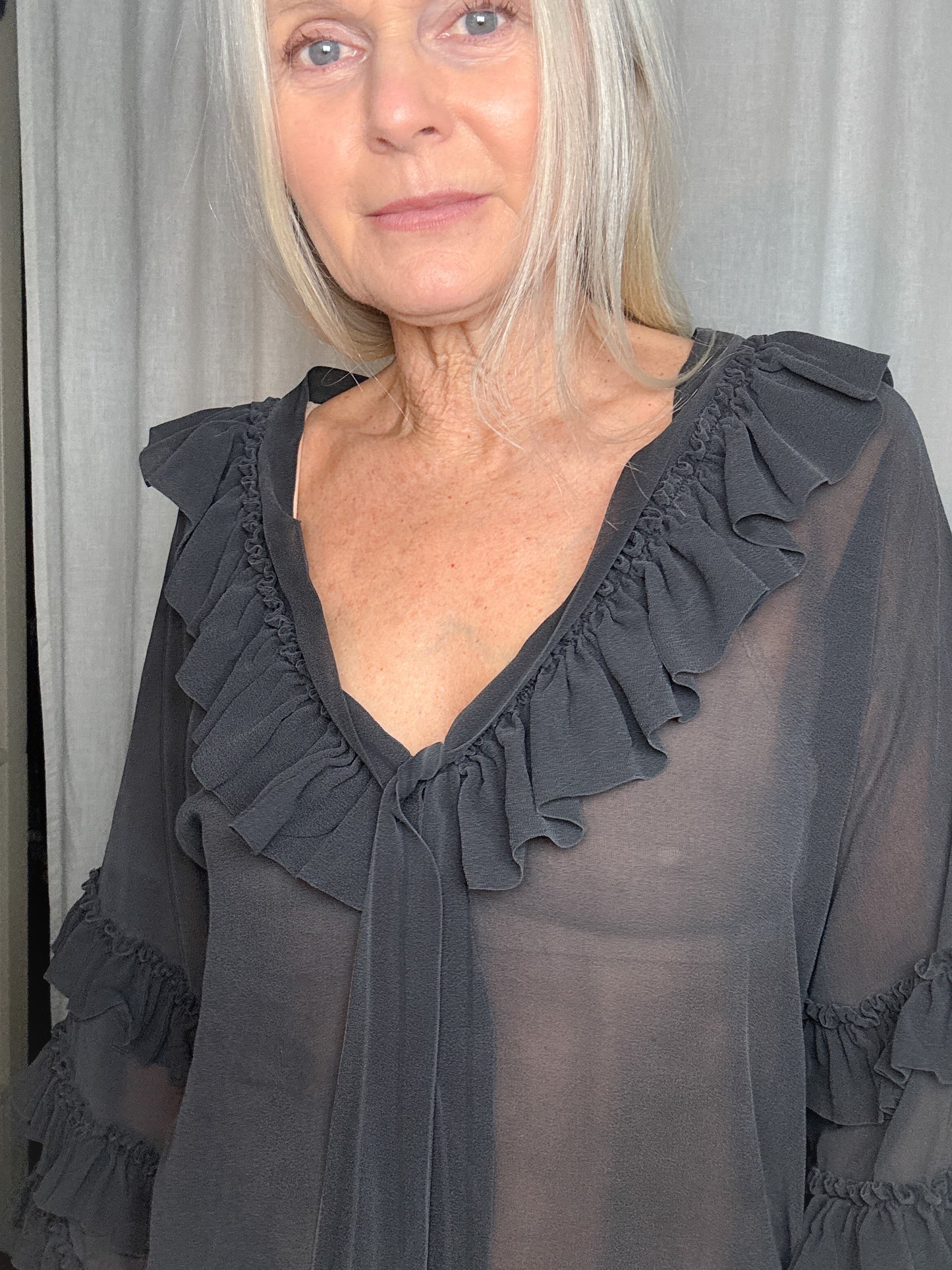 Chiffon blouse with frills