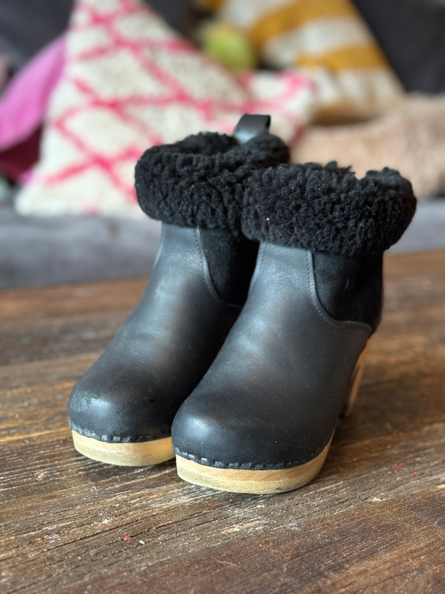 No 6 Clog boot