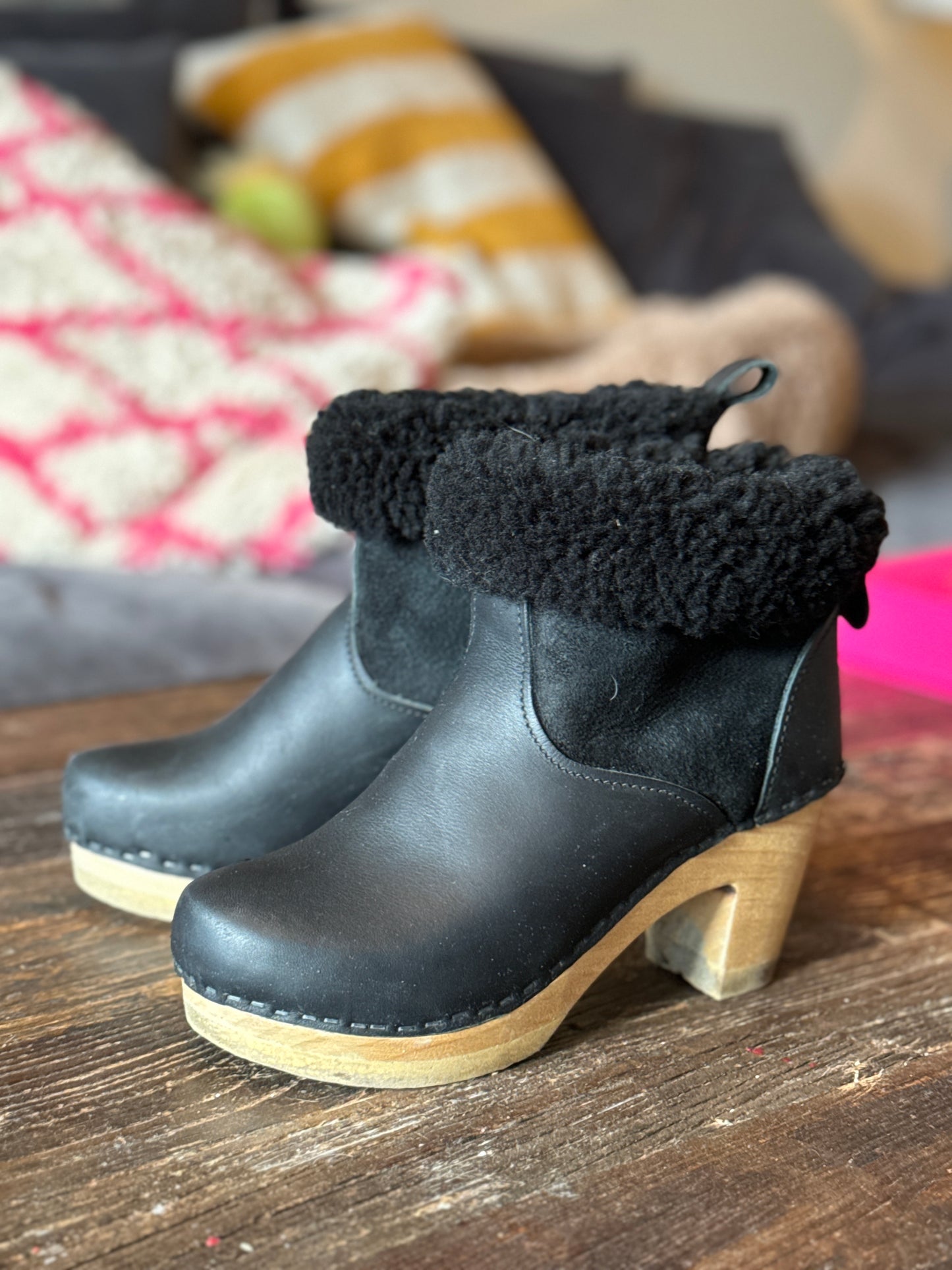 No 6 Clog boot