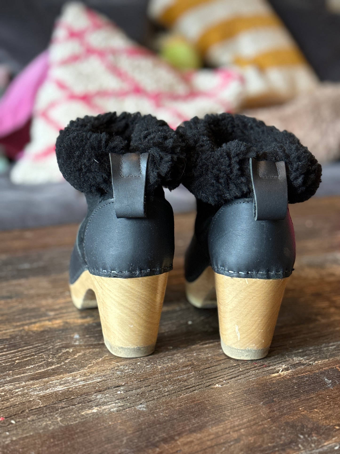 No 6 Clog boot