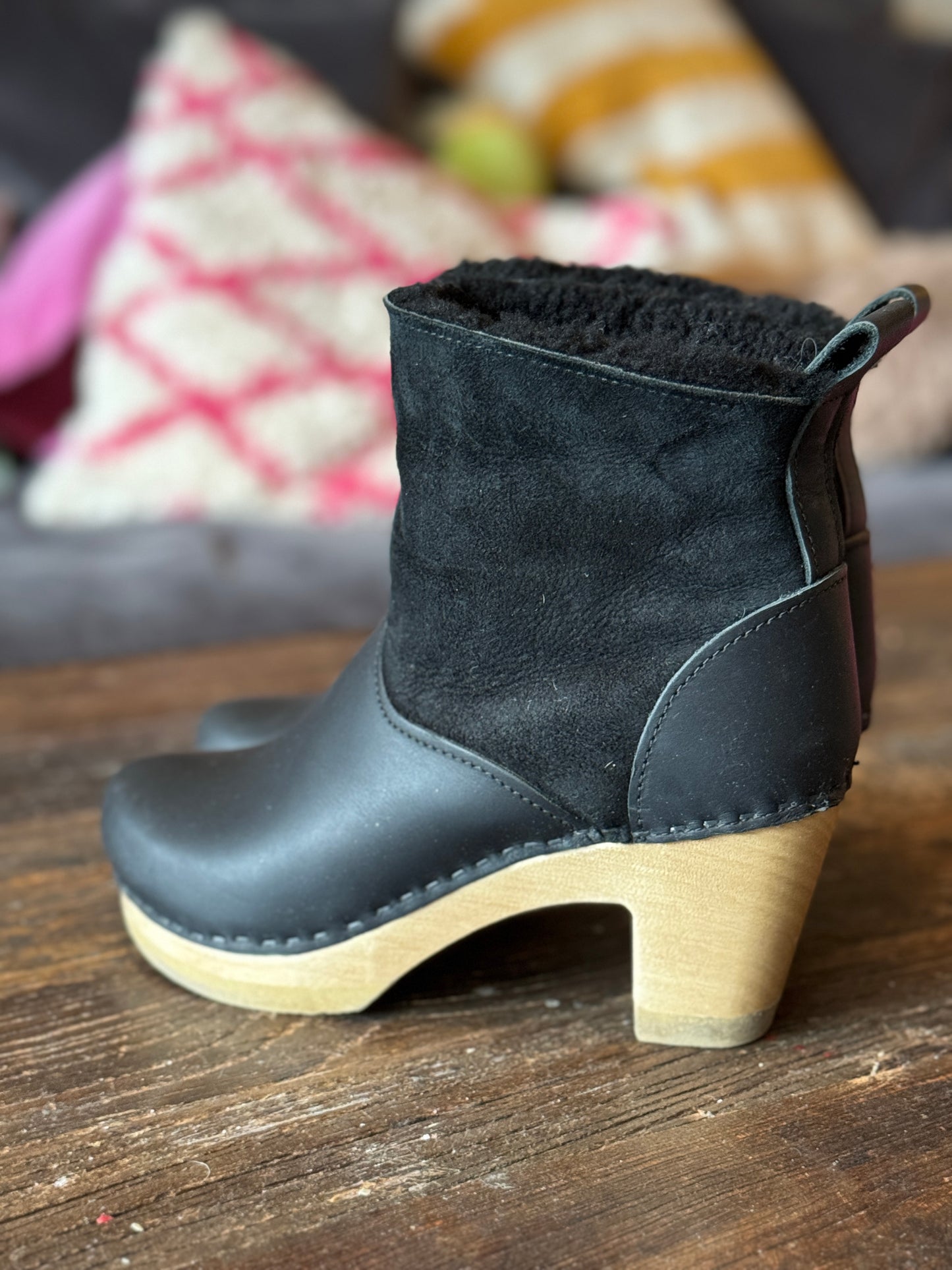 No 6 Clog boot