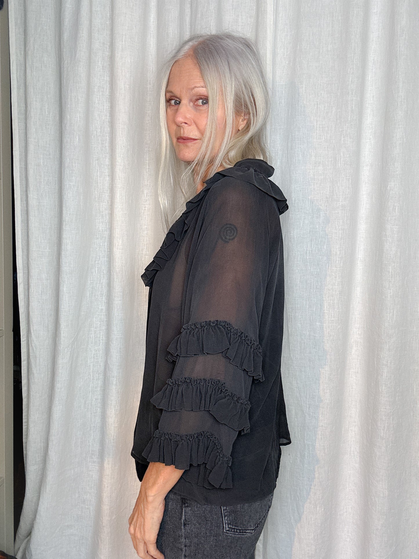 Chiffon blouse with frills