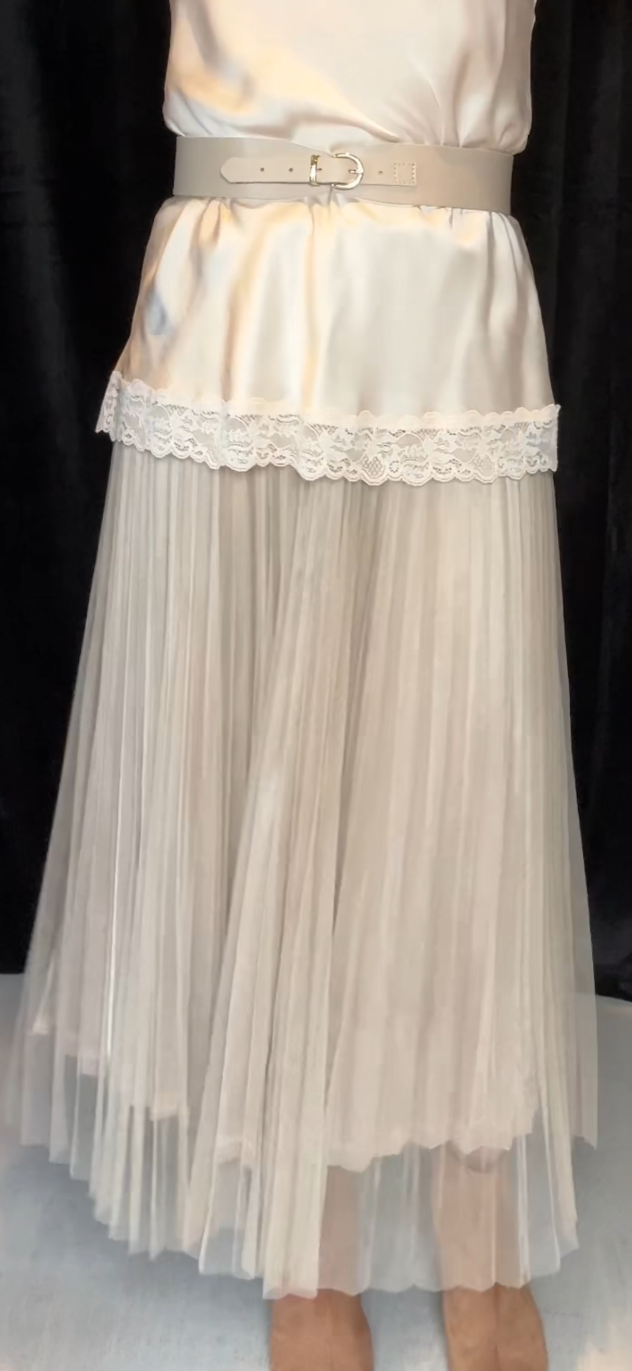 Creme golden plisse skirt